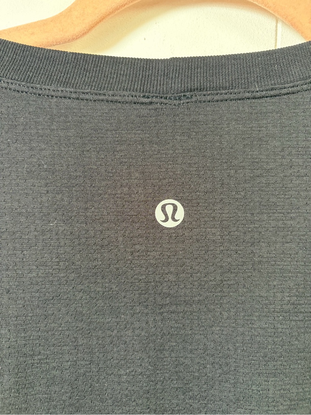 Lululemon Swiftly Relaxed Long-Sleeve Shirt Top Updated Fit Black size 6 gym run - Picture 6 of 7